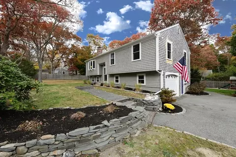 2 Meredith Rd, Sandwich, MA 02644