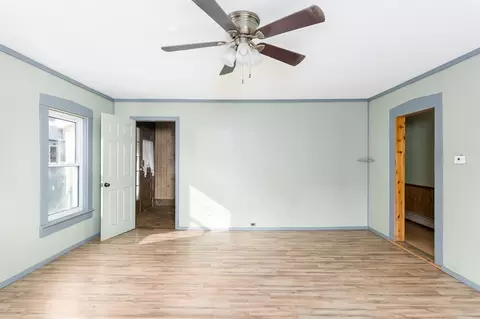 Living - 17 Gilbert Ct, Ware, MA 01082 photo 3 of 4