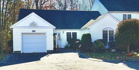24 Robin Ln #24, Rockland, MA 02370