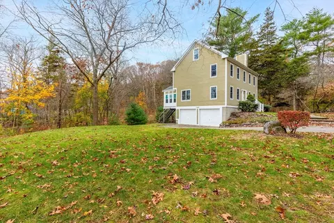 128 Glen St, Rowley, MA 01969 photo 3