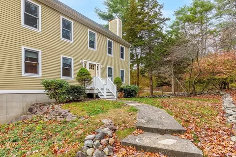 128 Glen St, Rowley, MA 01969 photo 4