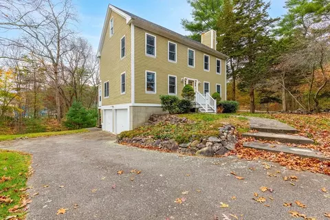 128 Glen St, Rowley, MA 01969 photo 2