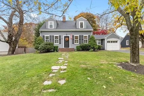 Exterior - 33 Windsor Rd, Stoneham, MA 02180 photo 2 of 7