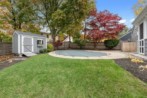 Exterior - 33 Windsor Rd, Stoneham, MA 02180 photo 7 of 7