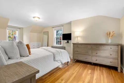 Bedroom - 33 Windsor Rd, Stoneham, MA 02180 photo 3 of 5
