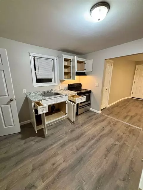 7 Noel St, Springfield, MA 01108 photo 18
