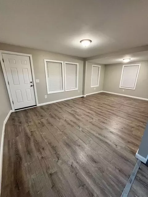 7 Noel St, Springfield, MA 01108