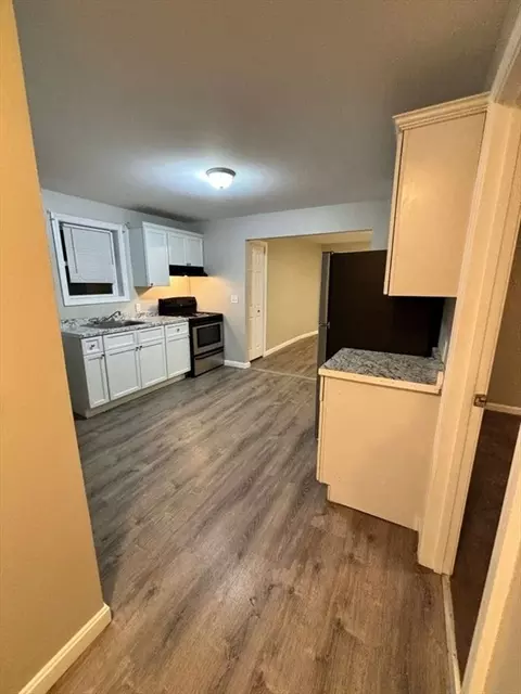 7 Noel St, Springfield, MA 01108 photo 17
