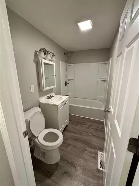 7 Noel St, Springfield, MA 01108 photo 12