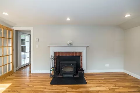 18 Hull St, Beverly, MA 01915 photo 16