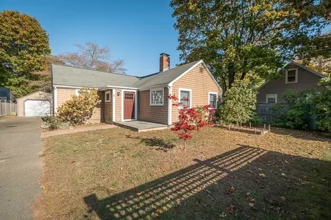 18 Hull St, Beverly, MA 01915 photo 2