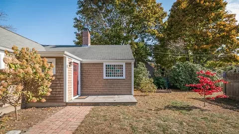 18 Hull St, Beverly, MA 01915 photo 4