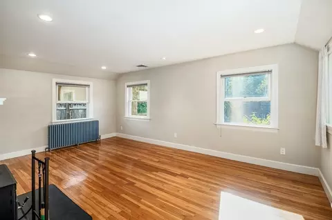 18 Hull St, Beverly, MA 01915 photo 14