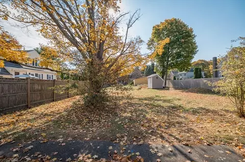 18 Hull St, Beverly, MA 01915 photo 3