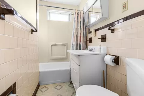 Bath - 387 Sprague St, Fall River, MA 02724 photo 1 of 2