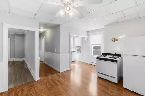 Entry Way - 387 Sprague St, Fall River, MA 02724 photo 2 of 4