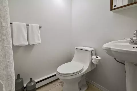 Bath - 25 Spaulding St, Townsend, MA 01469 photo 2 of 2