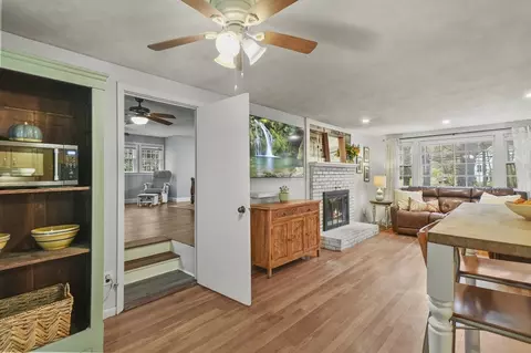 Entry Way - 25 Spaulding St, Townsend, MA 01469 photo 1 of 1