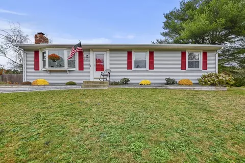26 Village Dr, Dartmouth, MA 02747
