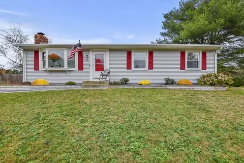 26 Village Dr, Dartmouth, MA 02747
