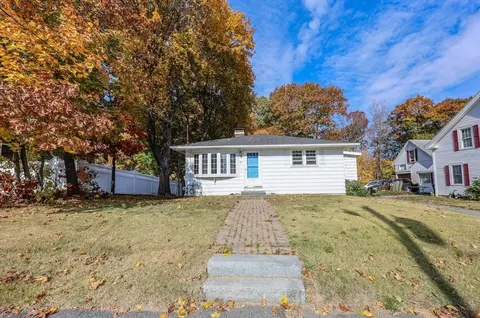 21 Chestnut St, Leominster, MA 01453