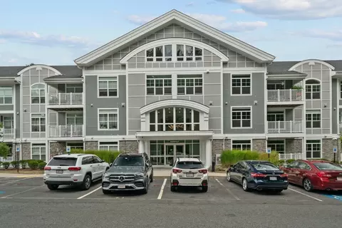 635 Old Post Rd #202, Sharon, MA 02067