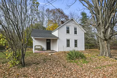 Exterior - 271 Bradley St, Lee, MA 01238 photo 2 of 18