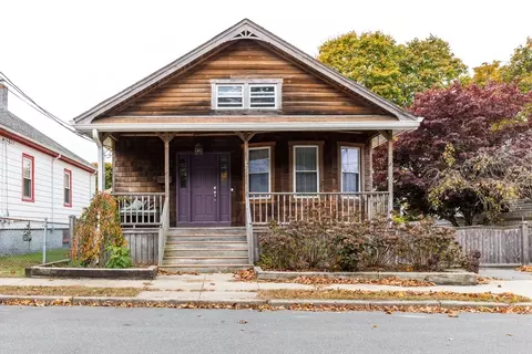 24 Garrison St, Fairhaven, MA 02719