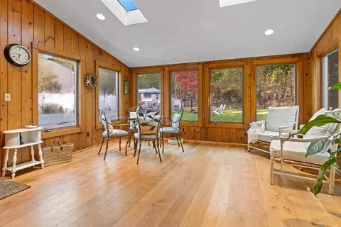 Exterior - 11 Forest Ln, Manchester, MA 01944 photo 3 of 8