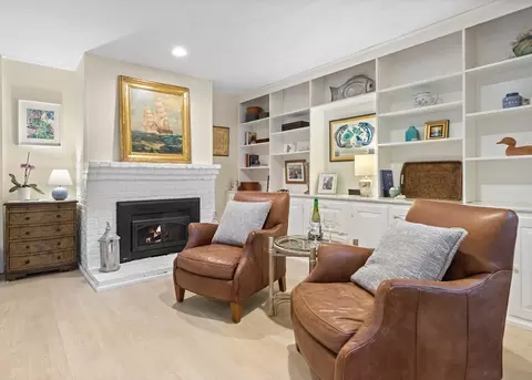 Living - 11 Forest Ln, Manchester, MA 01944 photo 2 of 4