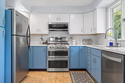 Kitchen - 11 Forest Ln, Manchester, MA 01944 photo 1 of 2
