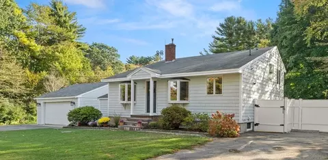 11 Forest Ln, Manchester, MA 01944