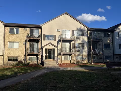 351 Pawtucket Blvd #23, Lowell, MA 01854