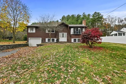 25 Prentice Rd, Northbridge, MA 01588