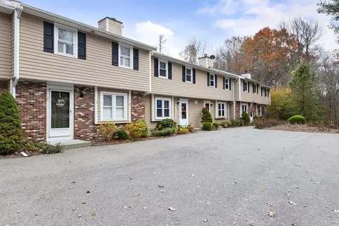 6 Robin Cir #5, Norton, MA 02766