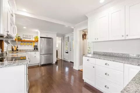 6 Elm St, Mendon, MA 01756 photo 13