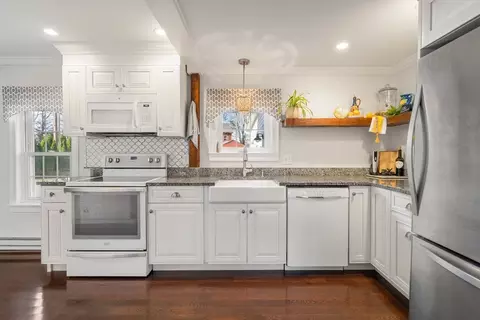 6 Elm St, Mendon, MA 01756 photo 12