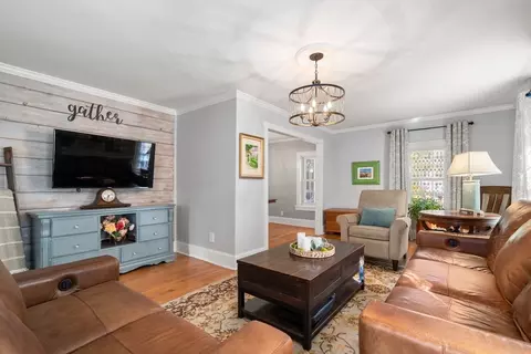 6 Elm St, Mendon, MA 01756 photo 4