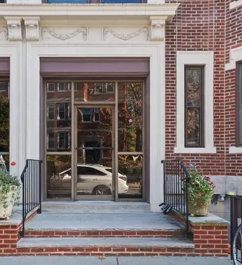 79 Pleasant St #1, Brookline, MA 02445