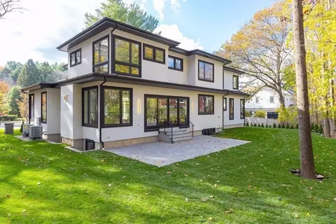 Exterior - 10 Great Plain Ave, Wellesley, MA 02482 photo 2 of 2