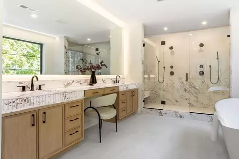 Bath - 10 Great Plain Ave, Wellesley, MA 02482 photo 1 of 1