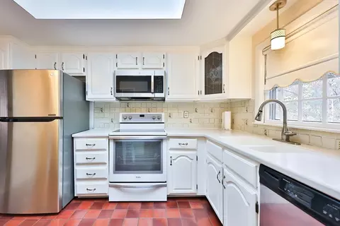 Kitchen - 15 Appletree Ln, Walpole, MA 02081 photo 1 of 3