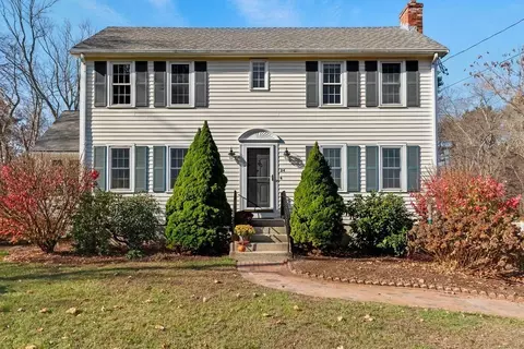24 Sophia Cir, Franklin, MA 02038