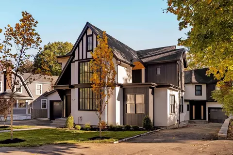 178 Harvard Cir #178, Newton, MA 02460