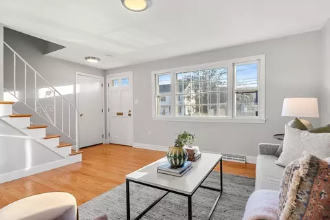 15 Columbia Blvd, Peabody, MA 01960