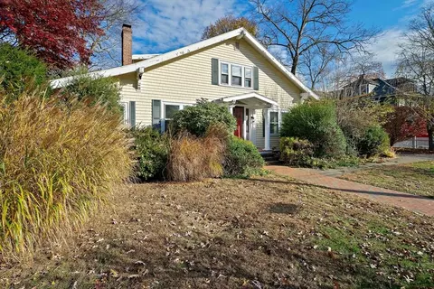 11 Gordon Rd, Needham, MA 02492 photo 2