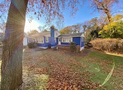 33 Garden St, Woburn, MA 01801
