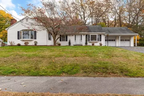 4 Vernon Dr, Hudson, MA 01749