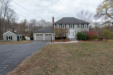 157 Blackstone St, Mendon, MA 01756
