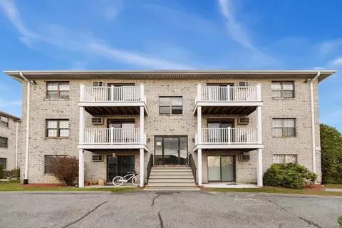24 Kenmar Dr #218, Billerica, MA 01821